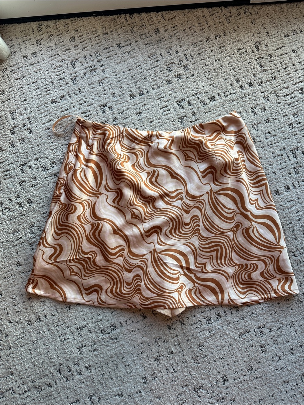 Cotton Candy Swirl-Print Mini Skirt w/ lined shorts in Brown and Cream - Picture 4 of 4